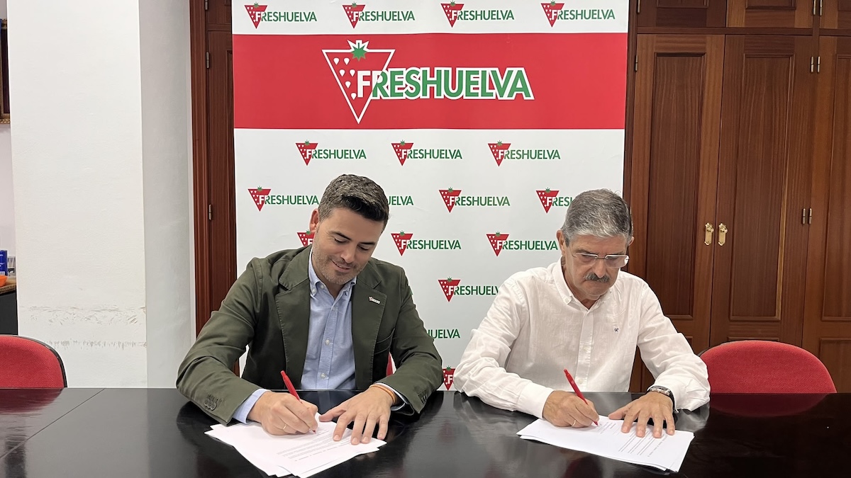 FOTO CONVENIO FRESHUELVA HUELVA RIEGA 2.jpeg